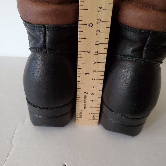 Laredo Women's Perform air 1.5" Hight heel Round Toe Western Ankle Boot Size 7M. - Picture 10 of 13